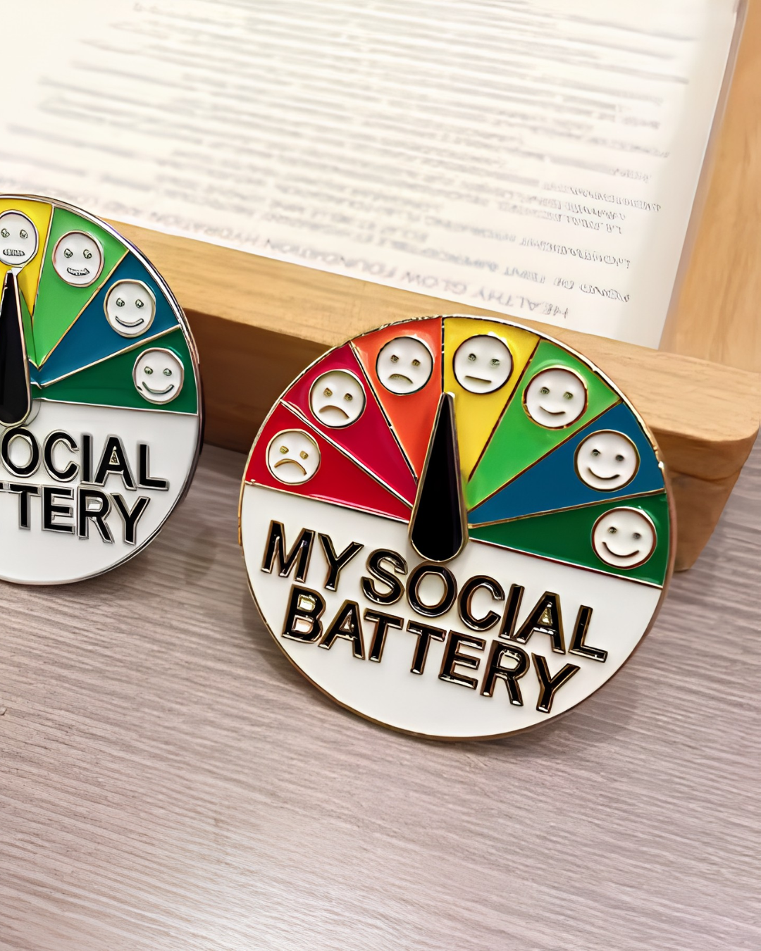 Social Battery Pin 🔋 – Interactive Mood Gauge Pin